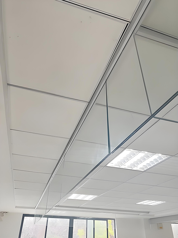 山阳玻璃山阳挡烟垂壁