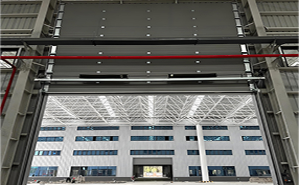 山阳工业提升门