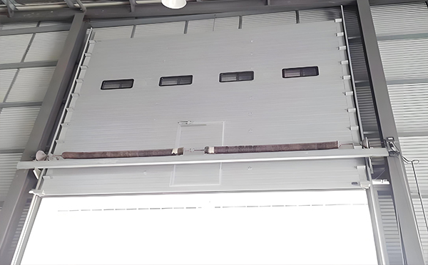 山阳工业滑升门