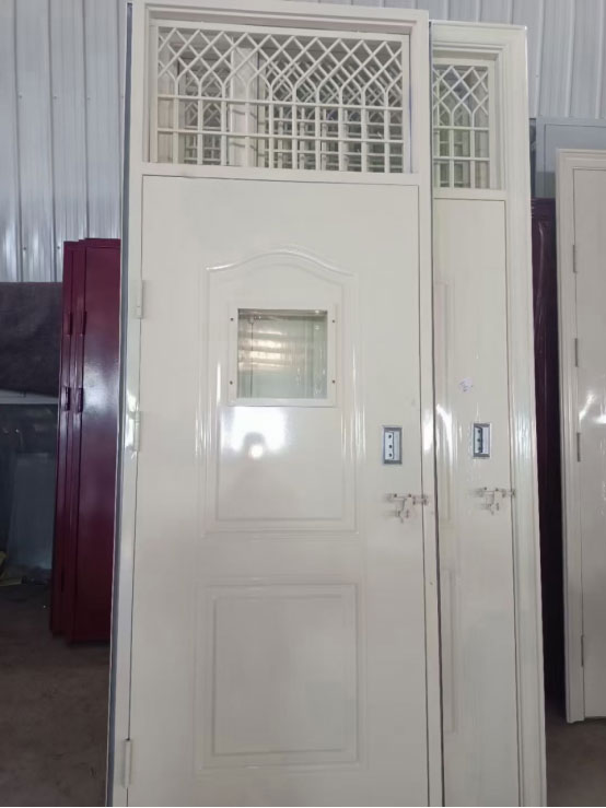 山阳学校教室门 山阳学校教室门