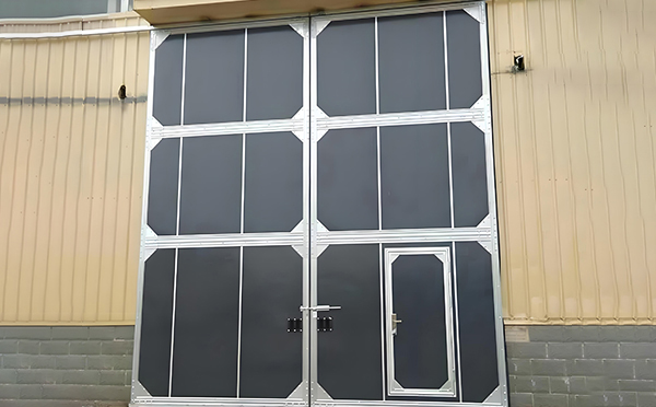 厂房山阳工业门选择与维护全解析：提升效率与安全的关键要素