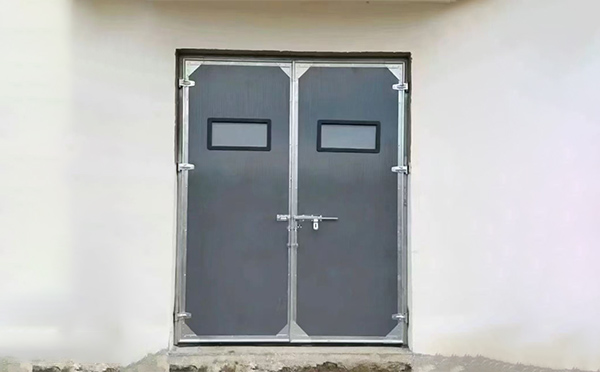 山阳工业门在高温作业区域的运行表现 山阳工业门在高温作业区域的运行表现